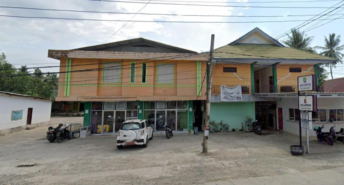 Oyo 93411 Syariah Hotel Tomborang Karema Exterior photo